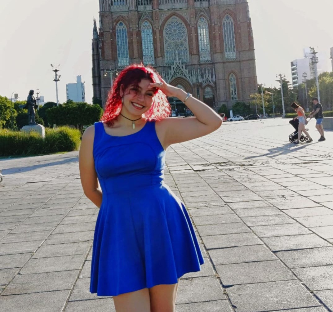 Leonela Valentina Leones Sierra